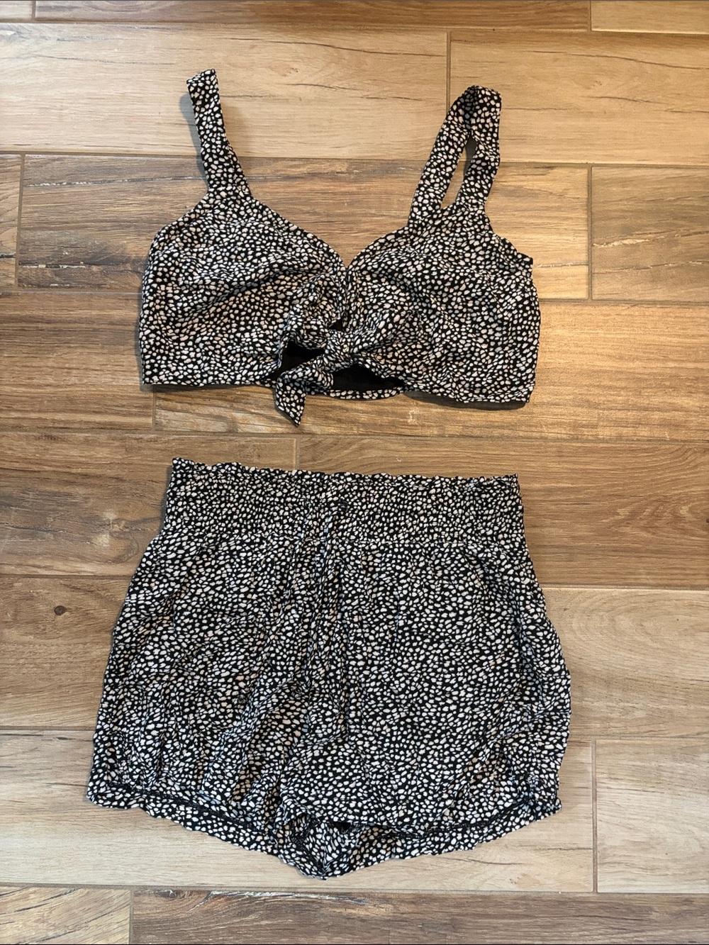 ABERCROMBIE & FITCH Black and White Two-Piece Set - Picture 2 of 8
